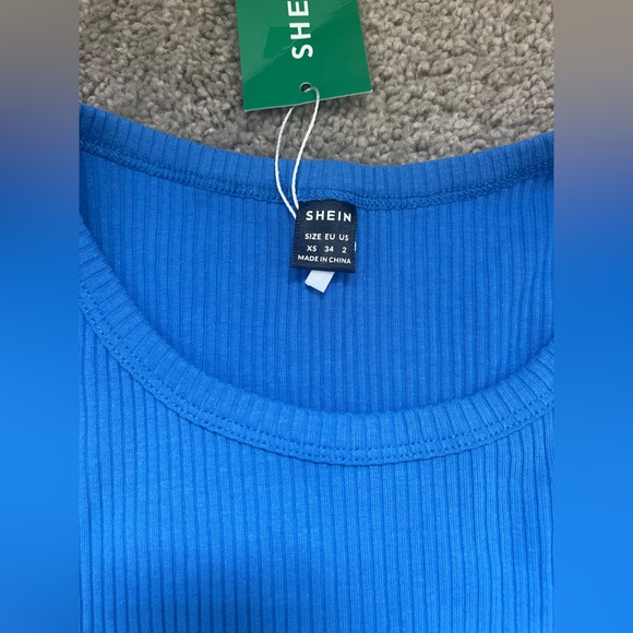 Cute blue tank top - Picture 4 of 4